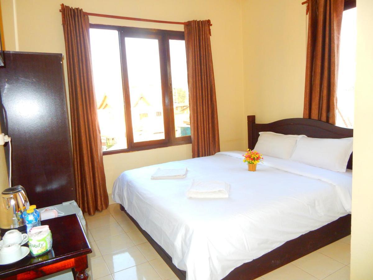 Vang Vieng Camellia Hotel Екстер'єр фото